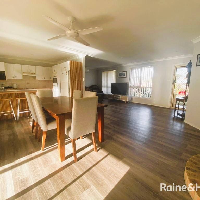 FAMILY HOME WITH SPACIOUS YARD - Photo 1