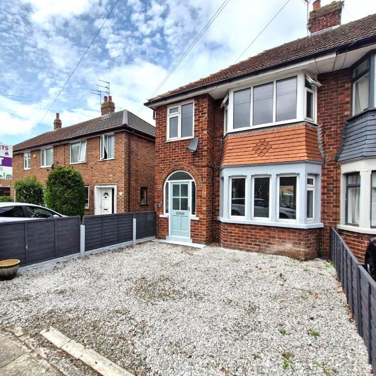 3 bedroom semi-detached house to rent - Photo 1