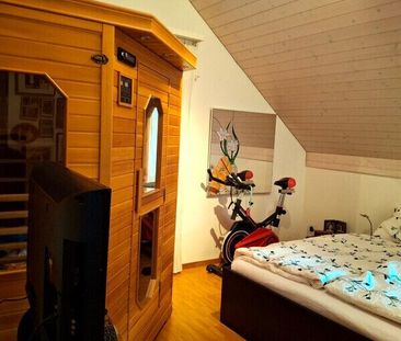 APPARTEMENT 21/2 PIÈCES MANSARDÉ À EBMATINGEN (ZH), MEUBLÉ, TEMPORAIRE - Foto 2