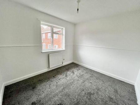 2 bedroom semi-detached house to rent - Photo 3