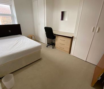 Room For Rent Meadow Street, Pontypridd - Photo 2