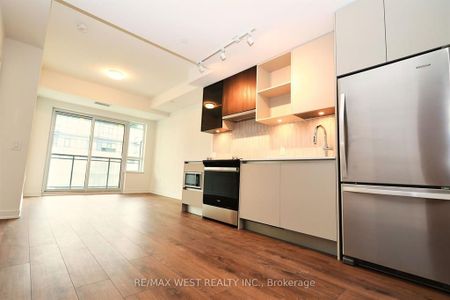 For Lease - 395 Dundas Street Unit# 822, Oakville, Ontario - Photo 4