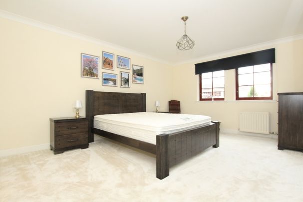 Orchard Brae Avenue, Orchard Brae, Edinburgh, EH4 2UP - - Photo 1