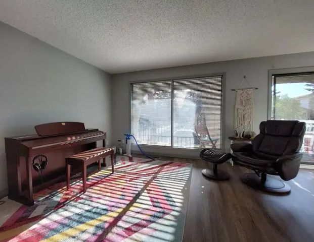 3 bedroom main floor in Bowness | Calgary - Photo 1