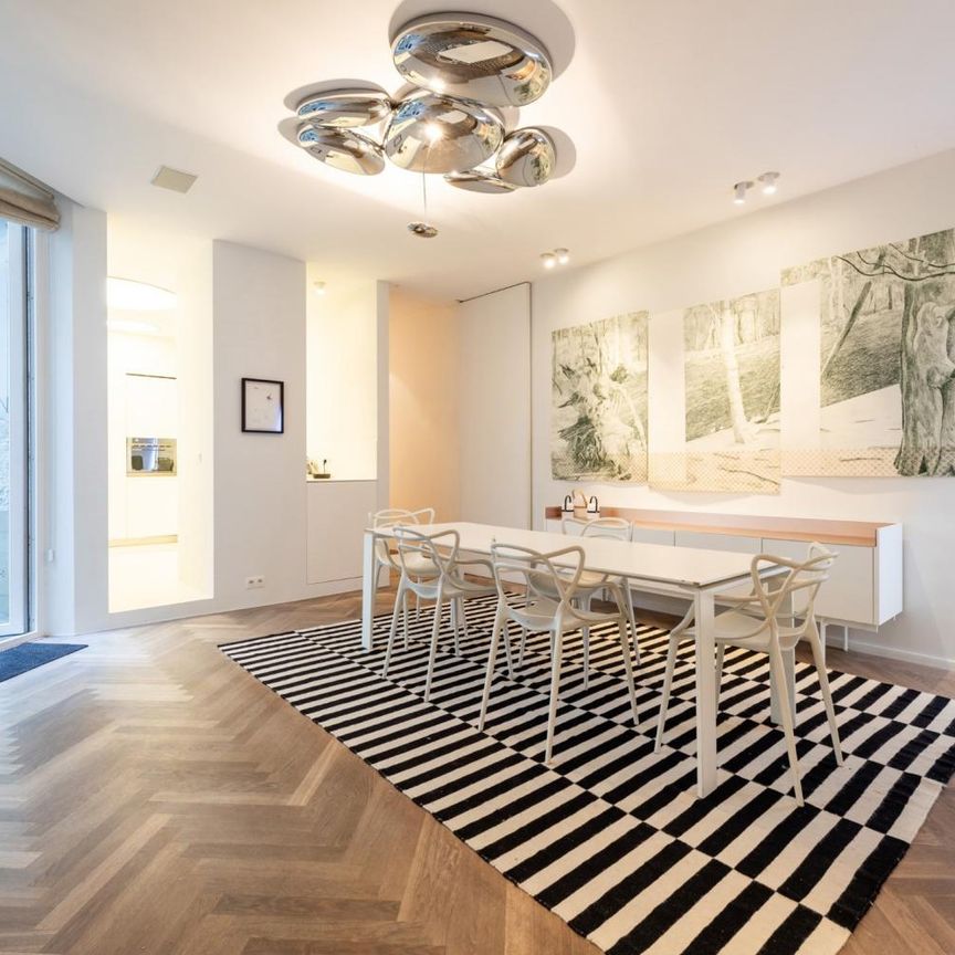 Beau Rez-De-Chaussée de caractère +/- 233 m² avec jardin - Photo 1