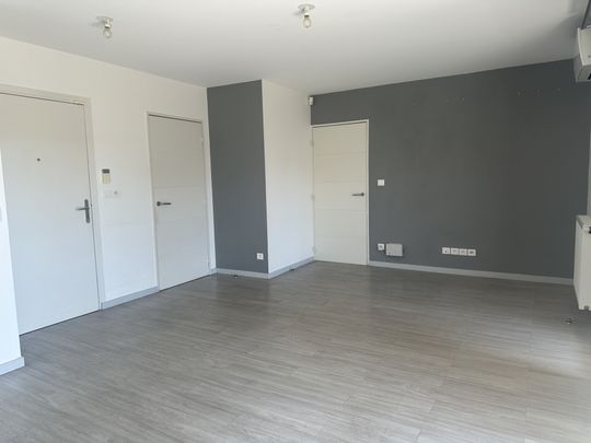 Location Appartement 4 pièces 72m² MARSEILLE 14ème - Photo 1