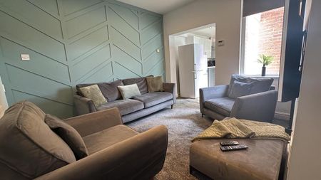 4 bedroom terraced house to rent - Photo 2