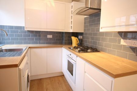 1 bedroom Pretty One Bedroom Cottage to rent - Photo 4