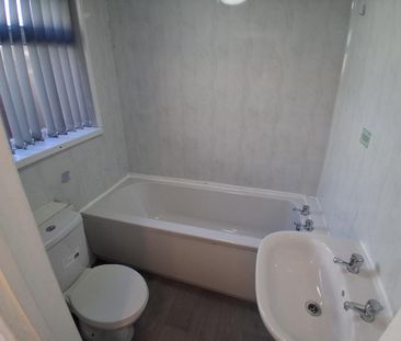 2 bedroom terraced house to rent - Photo 4