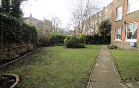 1 bedroom in a flat share to rent - Photo 5