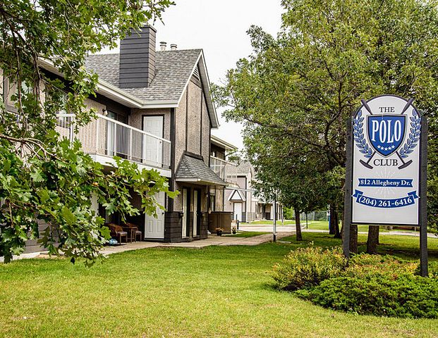 Polo Club Townhomes | 812 Allegheny Drive, Winnipeg - Photo 1