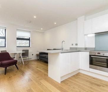 Rockingham Road, UB8, London - Photo 3