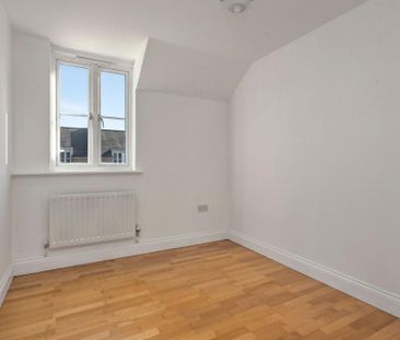 4 bedroom end of terrace house to rent - Photo 5