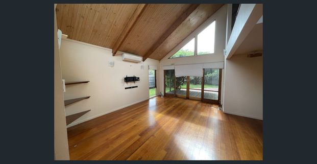 FOUR BEDROOM THREE BATHROOM FAMILY HOME - Photo 1