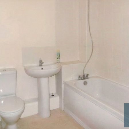 Croft Court, Mount Lane, Rastrick, Brighouse, HD6 - Photo 3