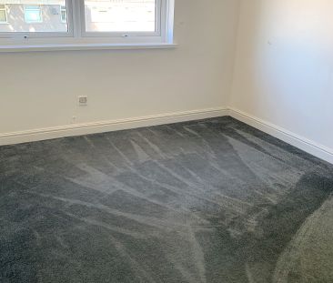 £1,350 PCM, Spacious Four Bedroom House with Enclosed Rear Garden i... - Photo 3