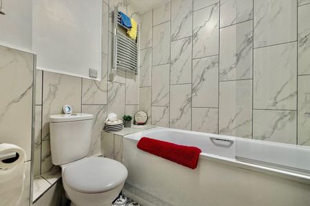 South Parade - Photo 3