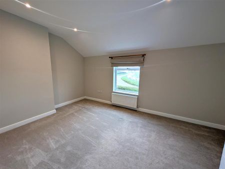 2 bedroom semi-detached house to rent - Photo 3