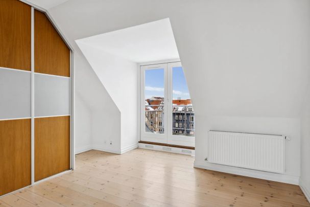 Indbydende 2-værelses lejlighed med altan i Aalborg - Photo 1