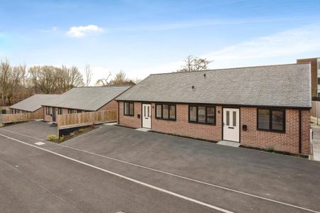 2 bedroom Bungalow To Let - Photo 4