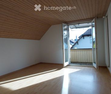 Dachwohnung 3.5 Zi, neu renoviert. Laube, Sitzplatz, Garten - Foto 5