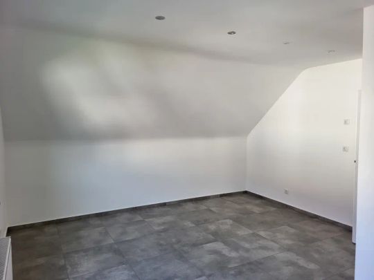 Neuwertige teilmöblierte Dachgeschosswohnung in Nentershausen mit Balkon! - Foto 1