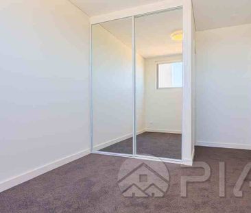 One Bed Apartment For Lease - Photo 5