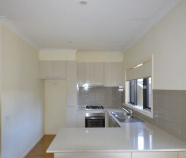 Modern 2 Bedroom Townhouse - Photo 5