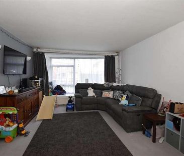 Cranbourne Close, Horley, RH6 - Photo 6