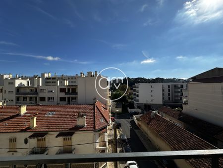 Location Appartement 2 pièces 48m² TOULON 83100 - Photo 4