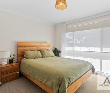 Beautifully presented 3 bedroom family home - Photo 3