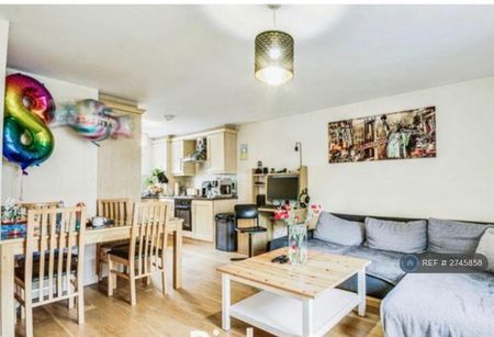 2 bedroom flat to rent - Photo 2