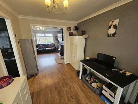 3 bedroom terraced house to rent - Photo 3