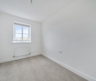 Kingfisher Drive, Upton - Photo 3