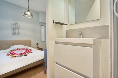 GODINOT Roommate 5 Bedrooms at Reims - Photo 4