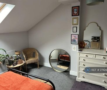 3 bedroom semi-detached house to rent - Photo 4