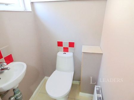 3 bedroom house to rent Charnwood Crescent, Chandler's Ford, Eastleigh, Hampshire, SO53 - Photo 3