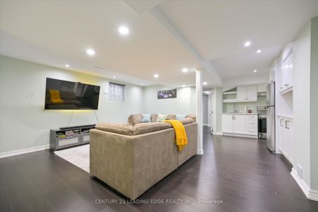 Detached Home For Lease | N8039196 - Photo 4