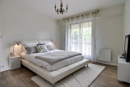 Location Appartement 4 pièces 95m² CHAMALIERES 63400 - Photo 3