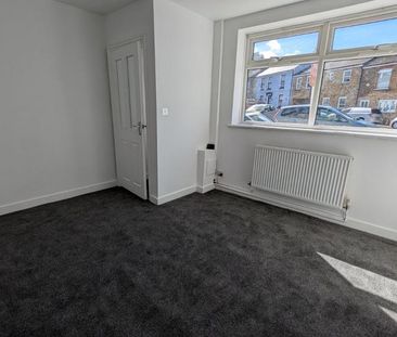 2 bedroom end of terrace house to rent - Photo 5