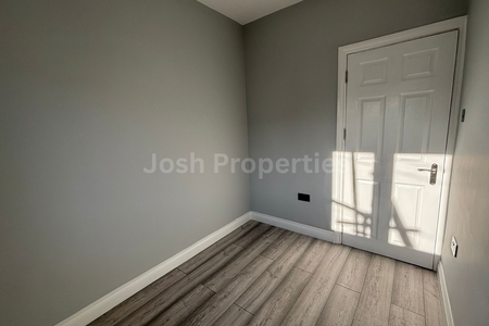 4 bedroom terraced house to rent - Photo 5