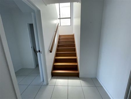 For Lease: Stunning Family Home at 22 Michigan Way, Andergrove - Photo 2