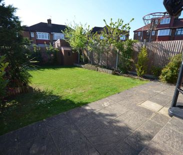 4 bedroom semi-detached house to rent - Photo 2