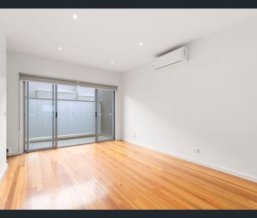 Stylish Contemporary Townhouse in Enviably Central Location - Photo 3