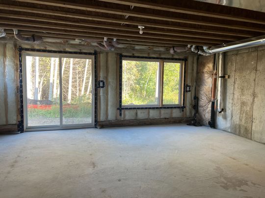 For Lease - 150 Blue Forest Crescent, Barrie, Ontario - Photo 1