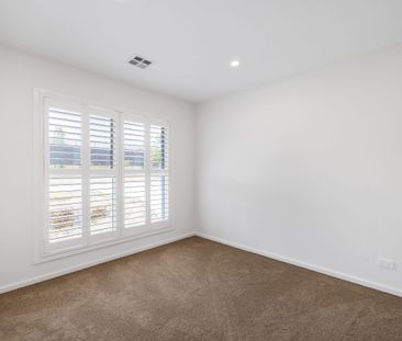 15 Pagliano Street, Strathnairn Australia - Photo 4
