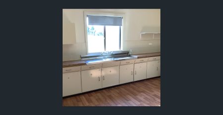 Charming 2-Bedroom House in Horsley Park - Photo 3