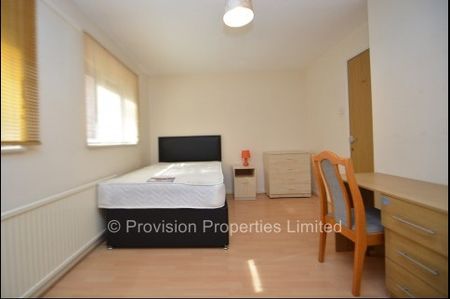 4 Bedroom Houses, University Leeds City Centre - Photo 2