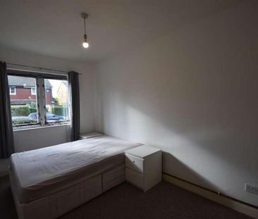 Brook Road South, Brentford, TW8 - Photo 3