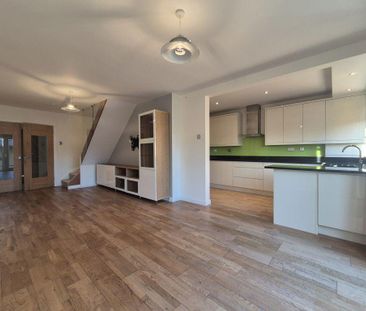 2 bedroom semi-detached house to rent - Photo 3